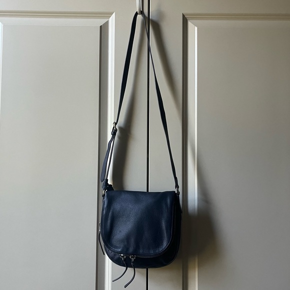 Like New Vince Camuto Navy Crossbody bag with red accents - Picture 2 of 9